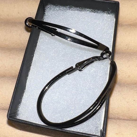 Vintage Black Classic Oval Double Layered Snap Close Hoops - Picture 7 of 10